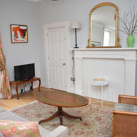 Bernard St - Bright And Spacious 1 Bed Apartment At The Shore! エディンバラ エクステリア 写真