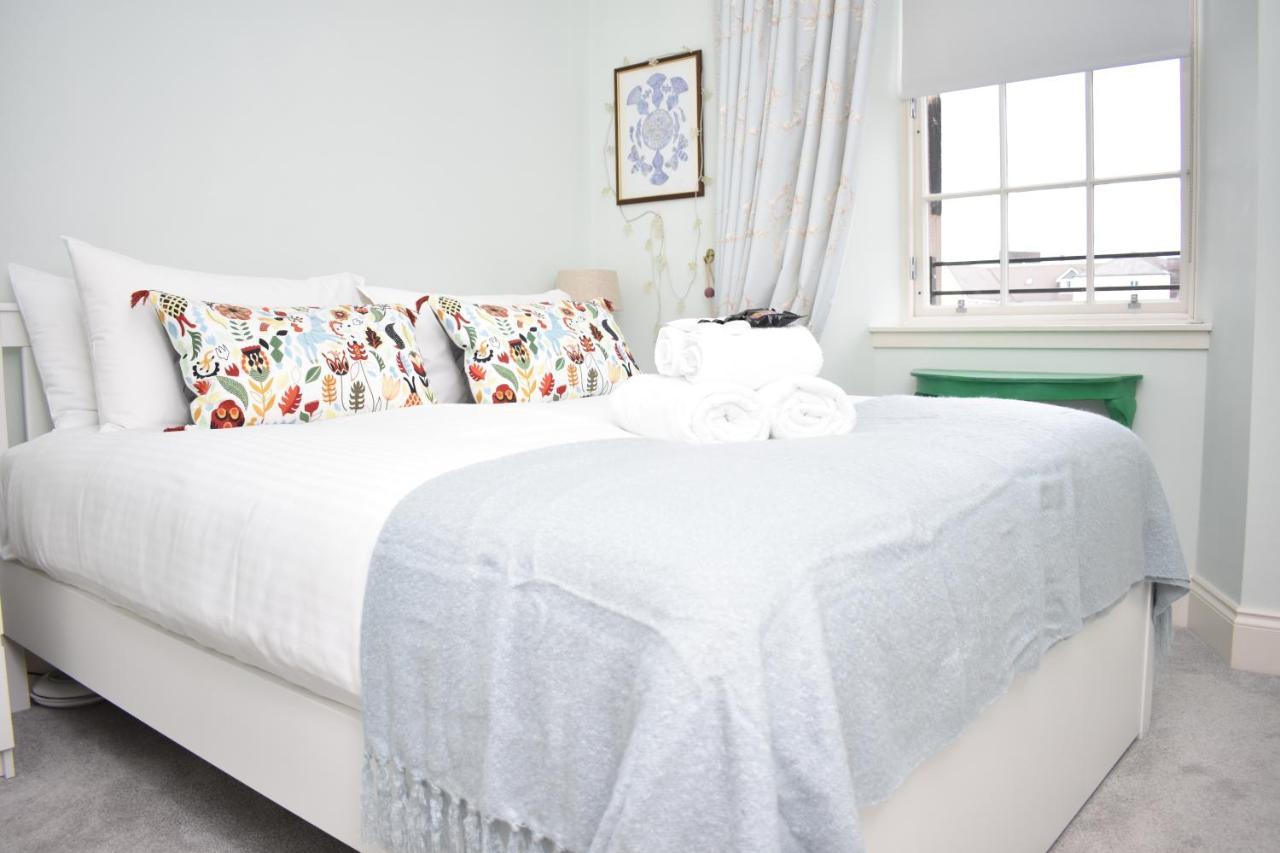 Bernard St - Bright And Spacious 1 Bed Apartment At The Shore! エディンバラ エクステリア 写真