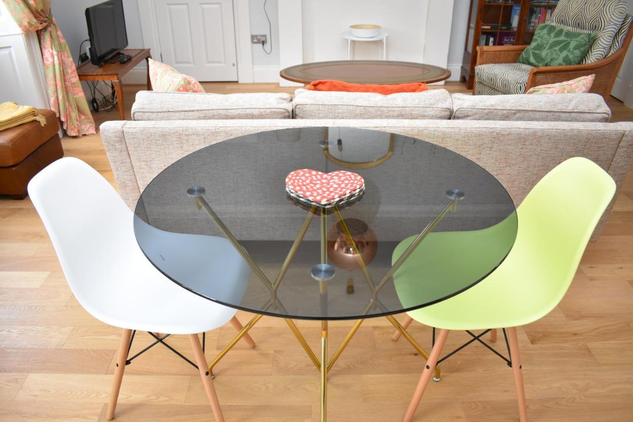 Bernard St - Bright And Spacious 1 Bed Apartment At The Shore! エディンバラ エクステリア 写真